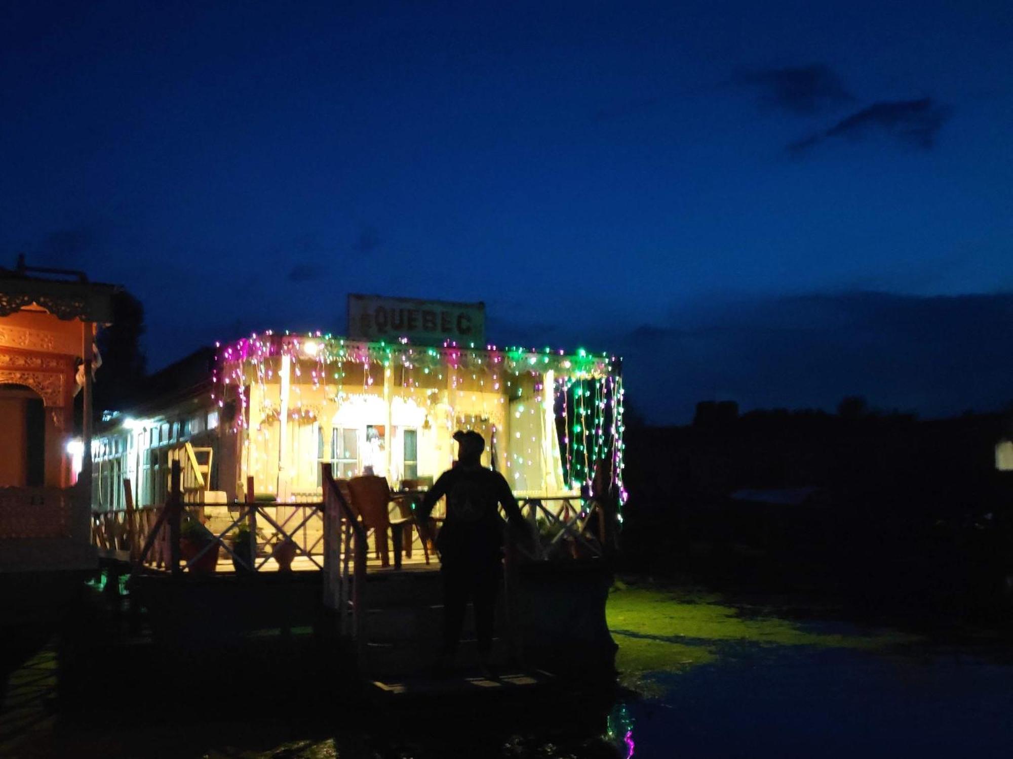 The Quebec Houseboats Hotel Srinagar  Bagian luar foto