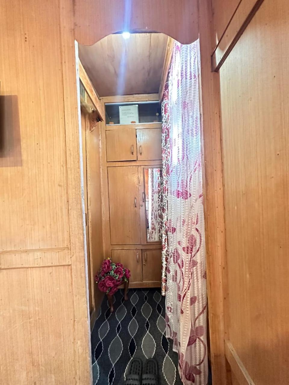 The Quebec Houseboats Hotel Srinagar  Bagian luar foto