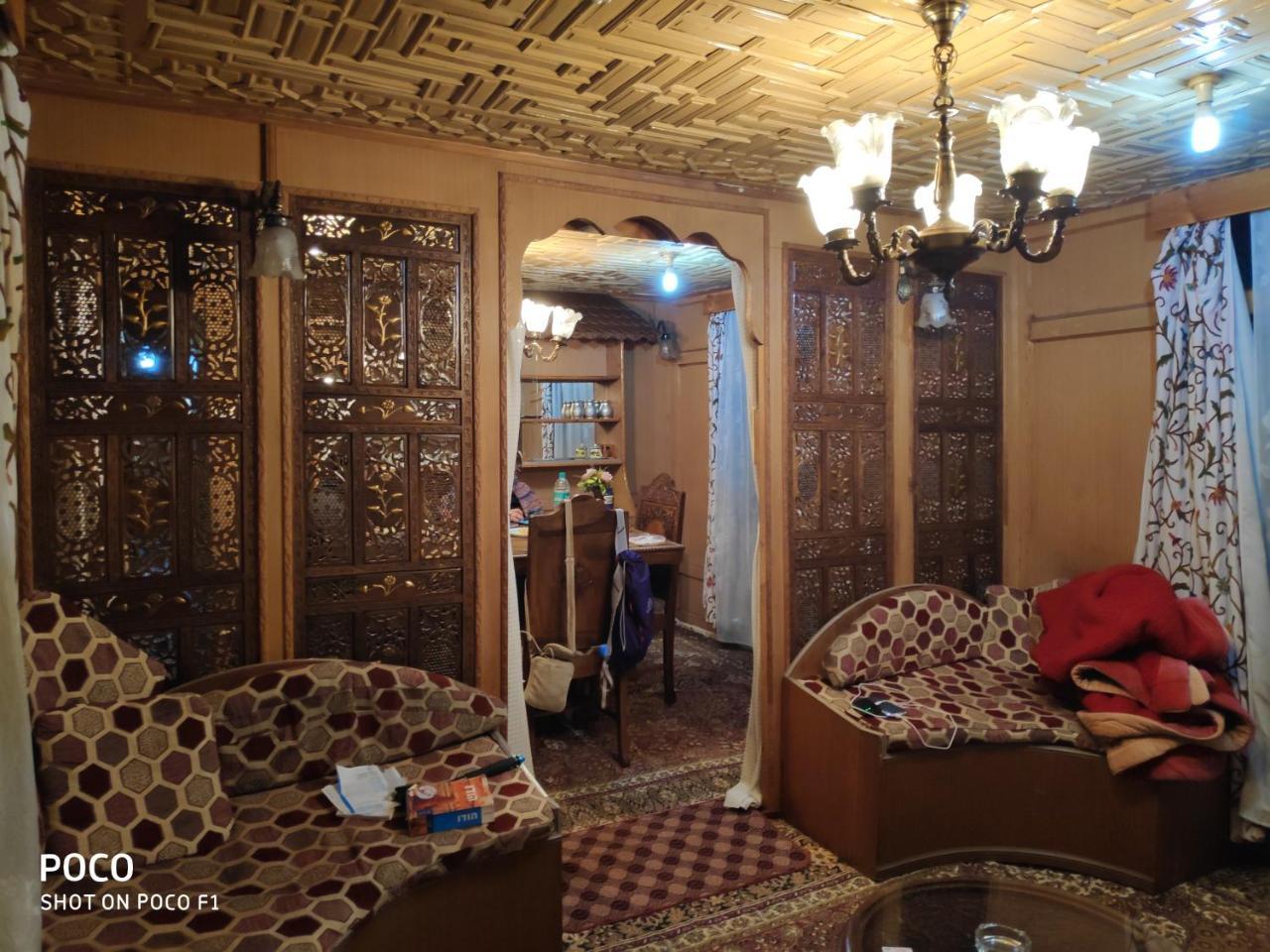 The Quebec Houseboats Hotel Srinagar  Bagian luar foto
