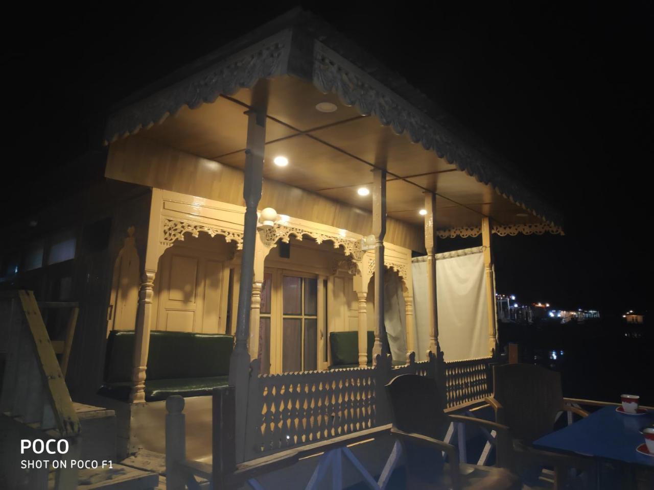 The Quebec Houseboats Hotel Srinagar  Bagian luar foto