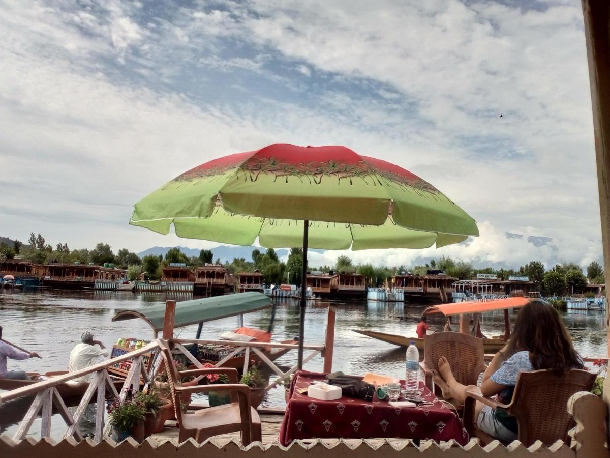 The Quebec Houseboats Hotel Srinagar  Bagian luar foto